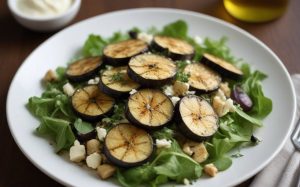 Салат с жареными баклажанами и брынзой: вкусно, быстро, просто — рецепт с фото